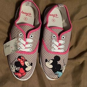 Adult Disney Mickey and Minnie Kissing Sneakers